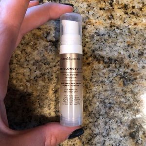 NWOT Bare Minerals Skinlongevity